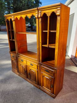 Entertainment Media Center Set with 6 Detachable Pieces
