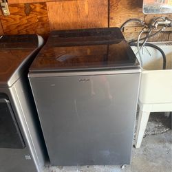 Whirlpool washer and dryer set