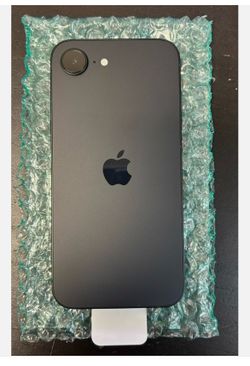 iPhone 16e unlocked 99% battery