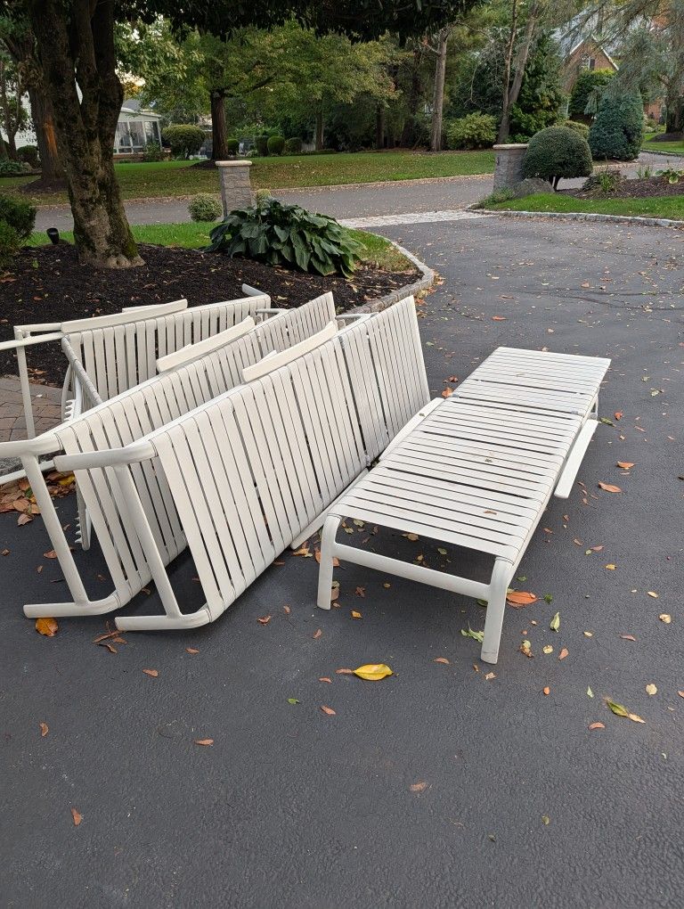 Set of 4 Used Pool Lounge Chairs - Ready for Your Oasis
