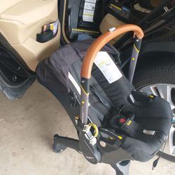 Doona Car Seat Stroller And Two Bases 