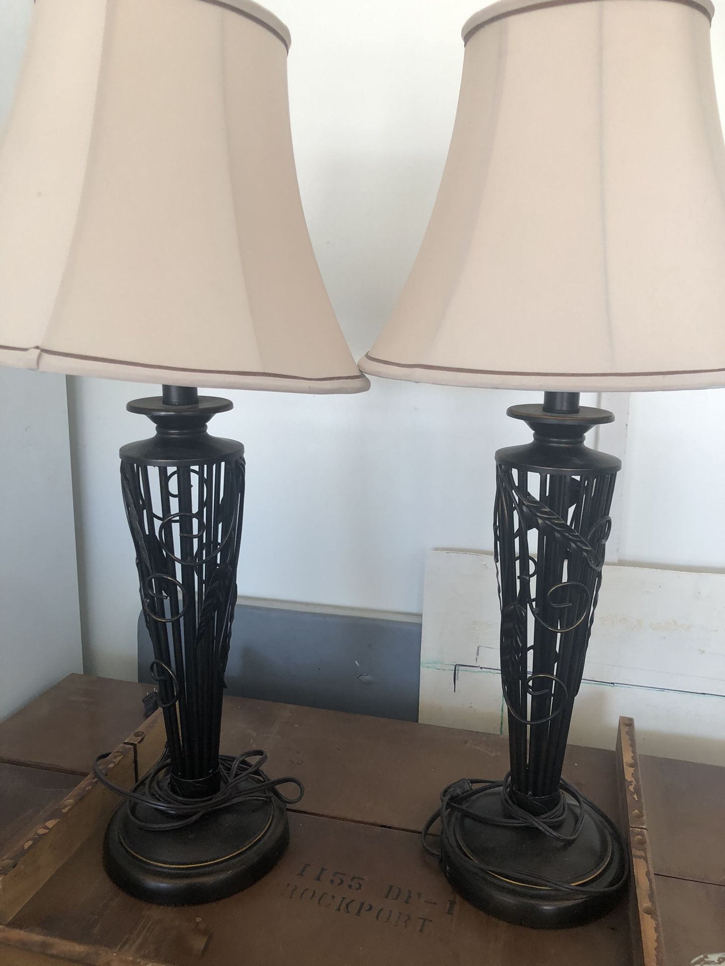 2 lamps 