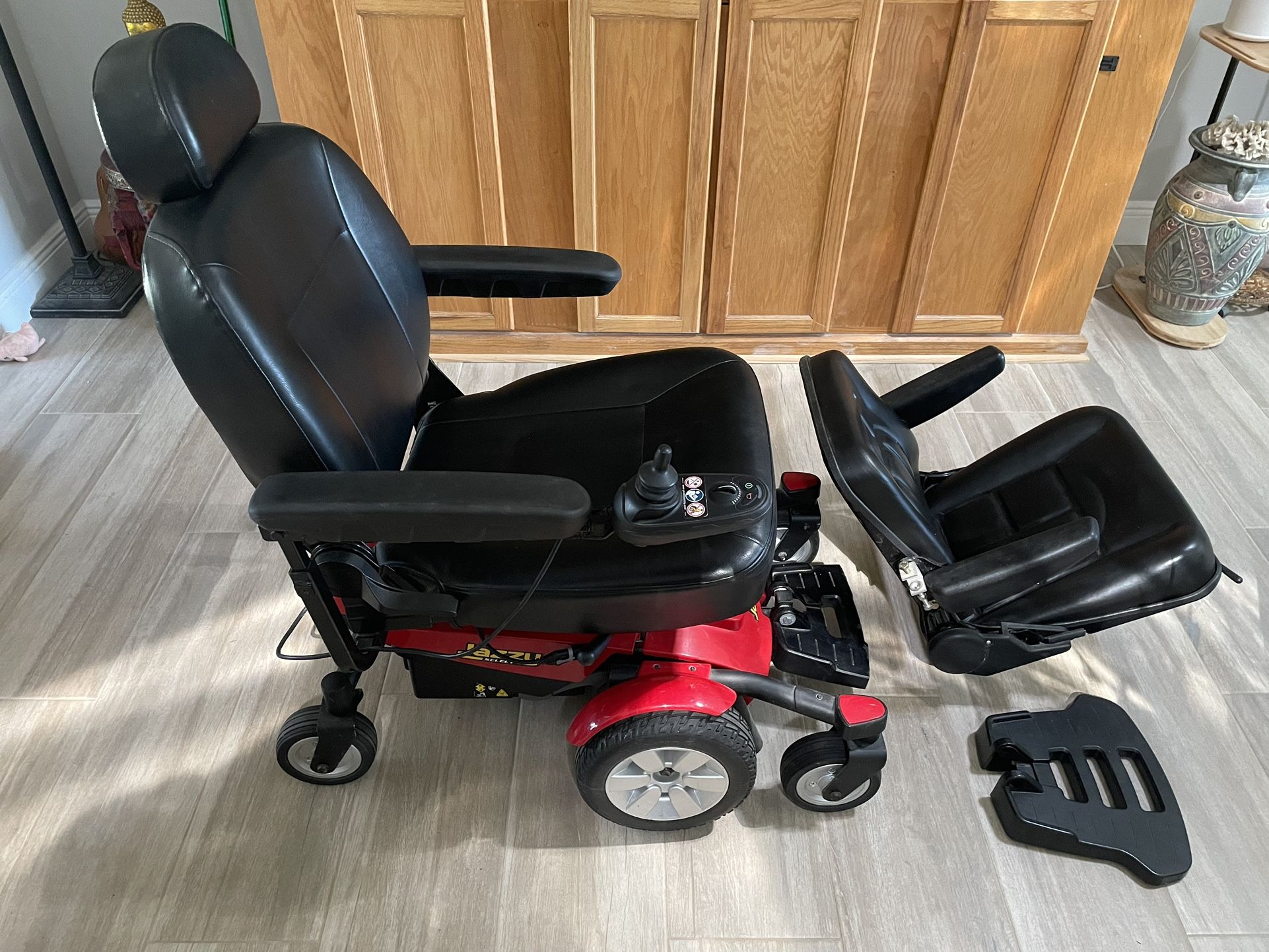 Jazzy powered wheelchair with lift