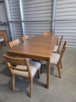 Clayton Dining Table and 6 Chairs

Great quality dining set new condition only only detail has small scratches on one side of the table