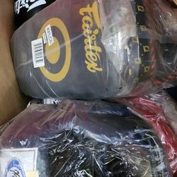 MUAY THAI EQUIPMENT 