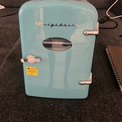 Frigidaire Mini Can Fridge