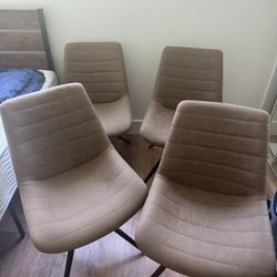 Set of 4 matching dining chairs
