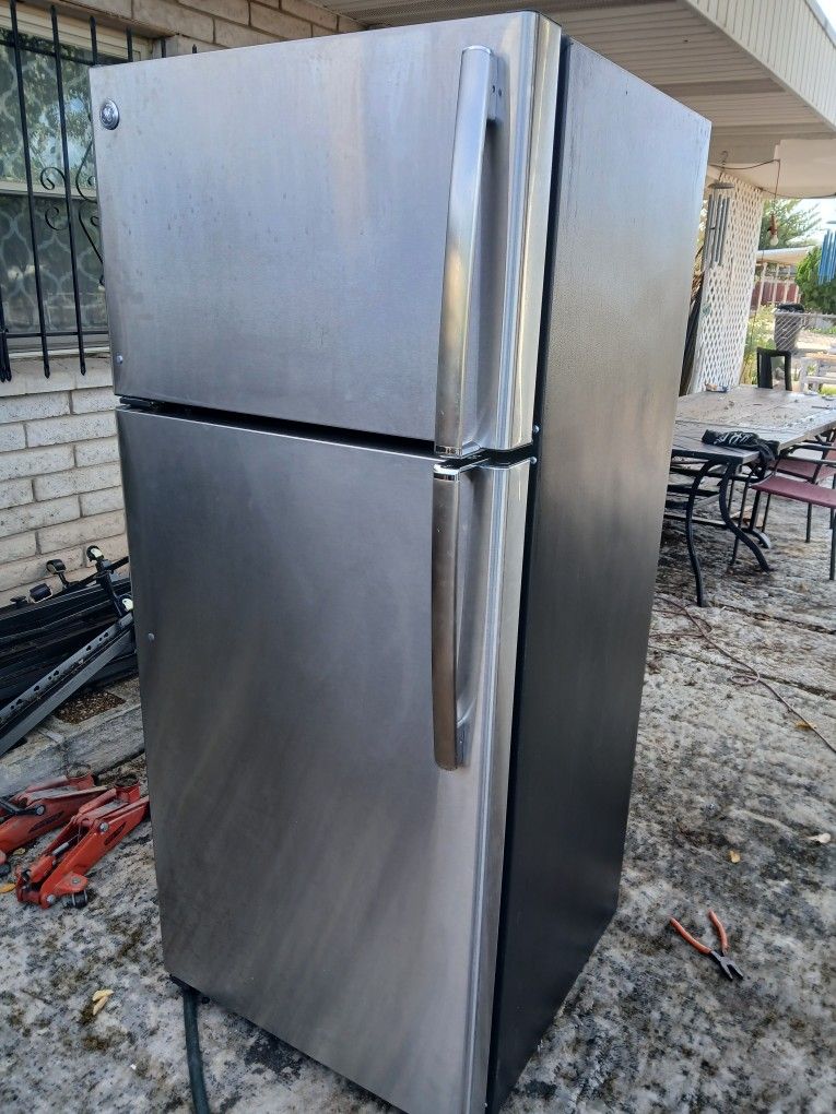 Refrigerator Silver Good 