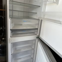 Refrigerator And Bottom Freezer 