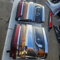 Chevy Chevrolet Silverado  Headlights Damaged  Oem  16 To 18