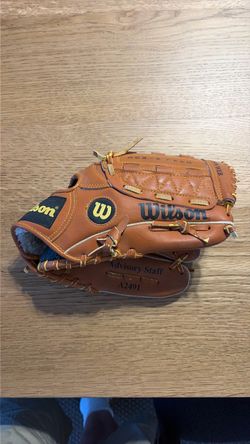 Wilson youth baseball mitt