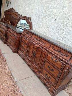 Cal King bedroom set / King size bedroom set