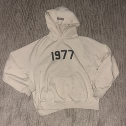 1977 essentials hoodie S