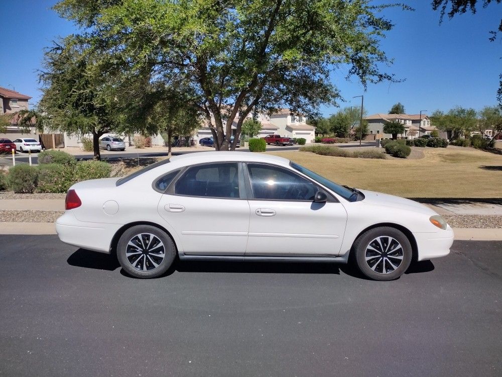 Ford Taurus Low Miles