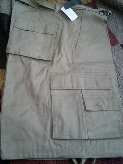 Size 48 men access cargo shorts new with tags