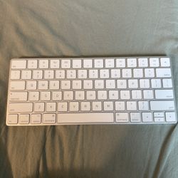 Magic Keyboard Lightning (No Touch ID)