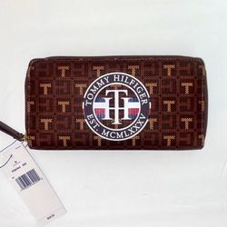 New Brown Tommy Hilfiger Wallet Card Holder NWT Geometric