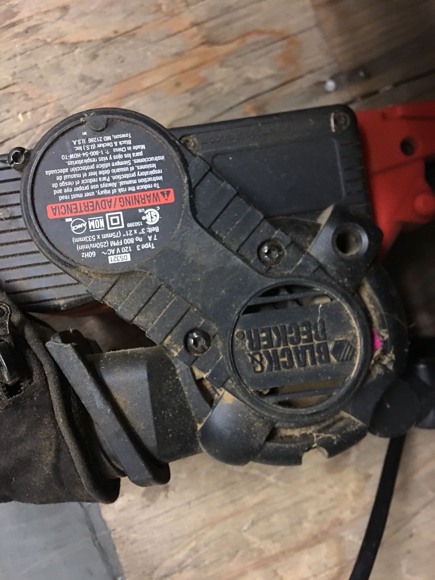 Black & Decker DS321 Dragster 7 Amp 3Inch by 21Inch Belt Sander for