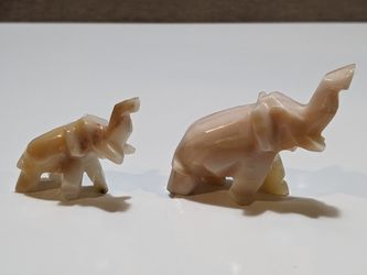 VINTAGE CALCITE Standing Elephant Cow & Calf Set of HEALING Stones - Figurines
