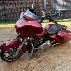 2018 Harley Davidson Street glide (8,500 Miles)