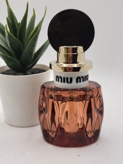 Miu Miu 

Miutine Intense Eau de Parfum

1 fl ⭐️  (20% USED)