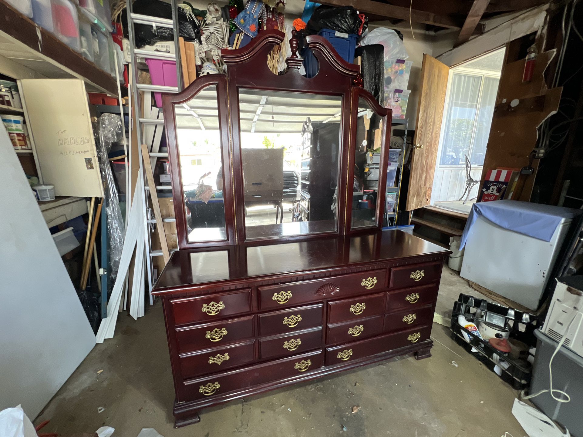 8 Drawer Dresser With Mirror 