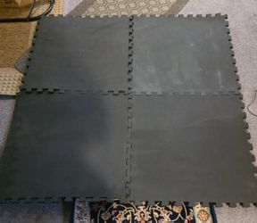 24×24×1/2 Interlocking Rubber Matts