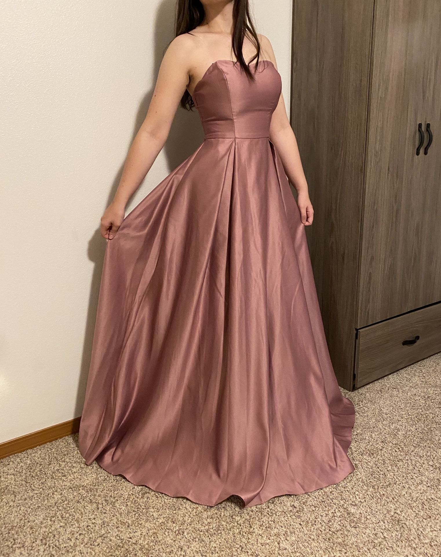 Very beautiful NEW PROM DRESS!
