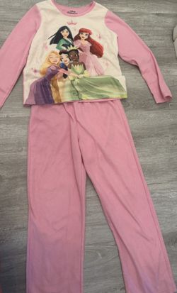 Girls size 7/8 fleece pjs like new. only msg when ready to pick up 