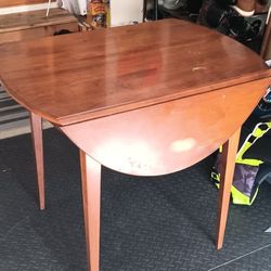 L Hitchcock Apprentice Table