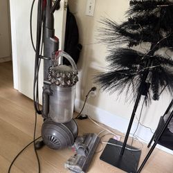 Dyson Vacuum 
