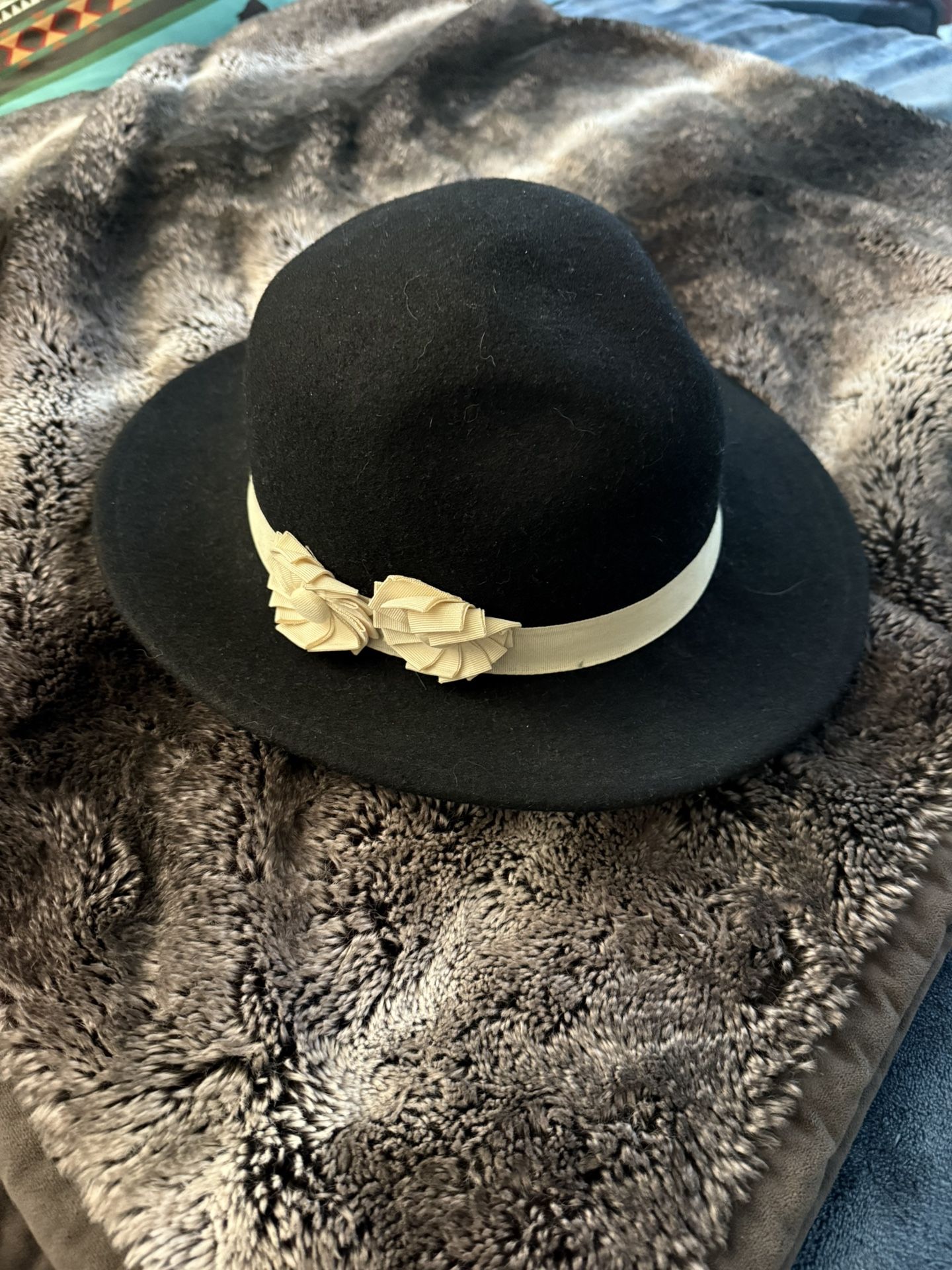 Black With Cream Flowers Wool Hat