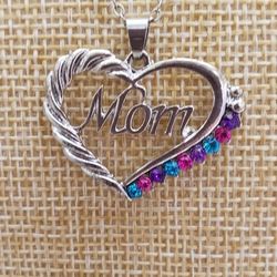 Fashion Necklace Pendant Mom Rhinestone Hearth Silver Tone.  18"+2"ext.