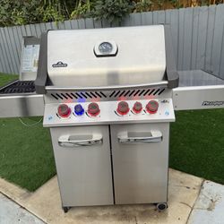 Napoleon prestige 500 Grill gas Excellent Condition !!