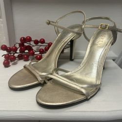 New Never Worn Ralph Lauren Sandals… Great Deal