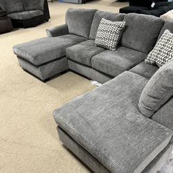 Double Chaise Stunning Sectional!