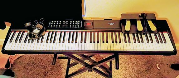 Full size keyboard(weighted keys)