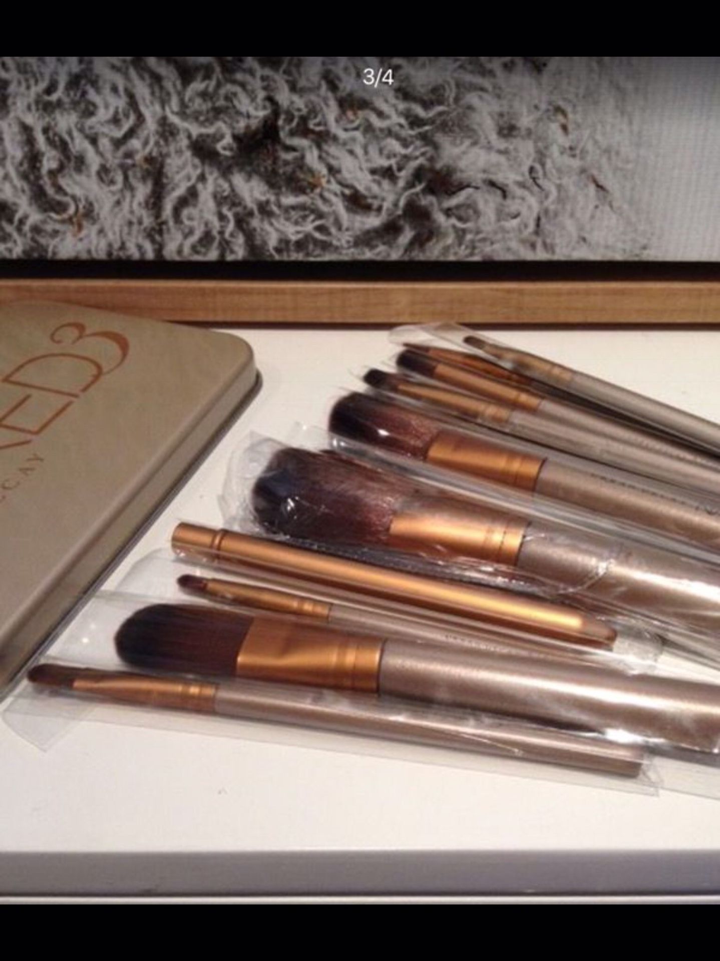 12 Makeup Brushes with case