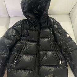 Moncler Eckrins Size 0 NO TRADES