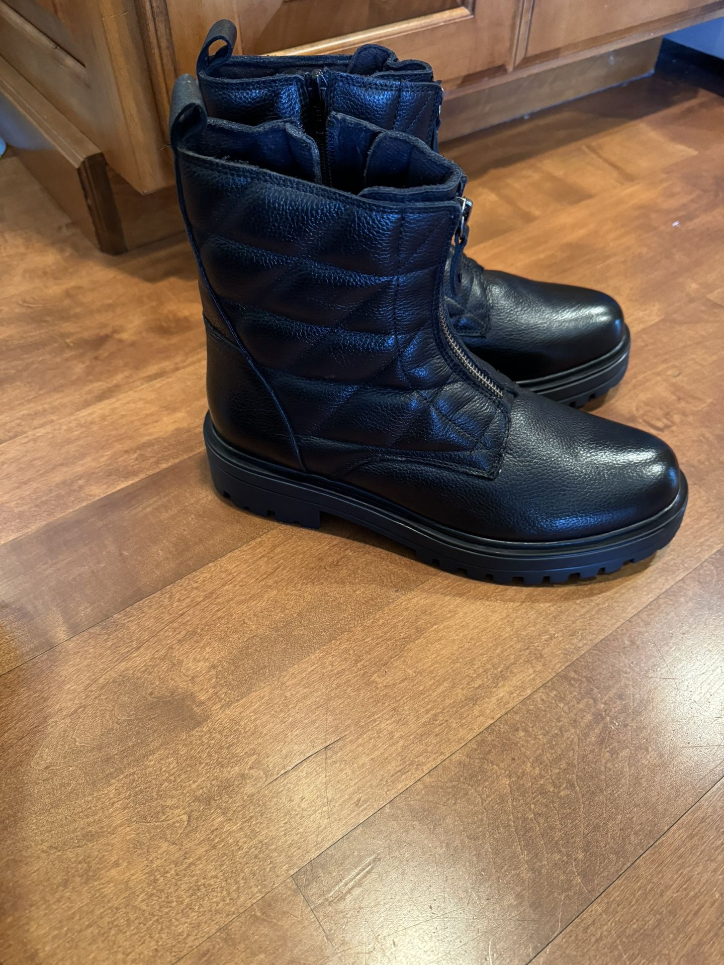 Woman’s New Alberto Torresi Leather Boots Shipping Available 