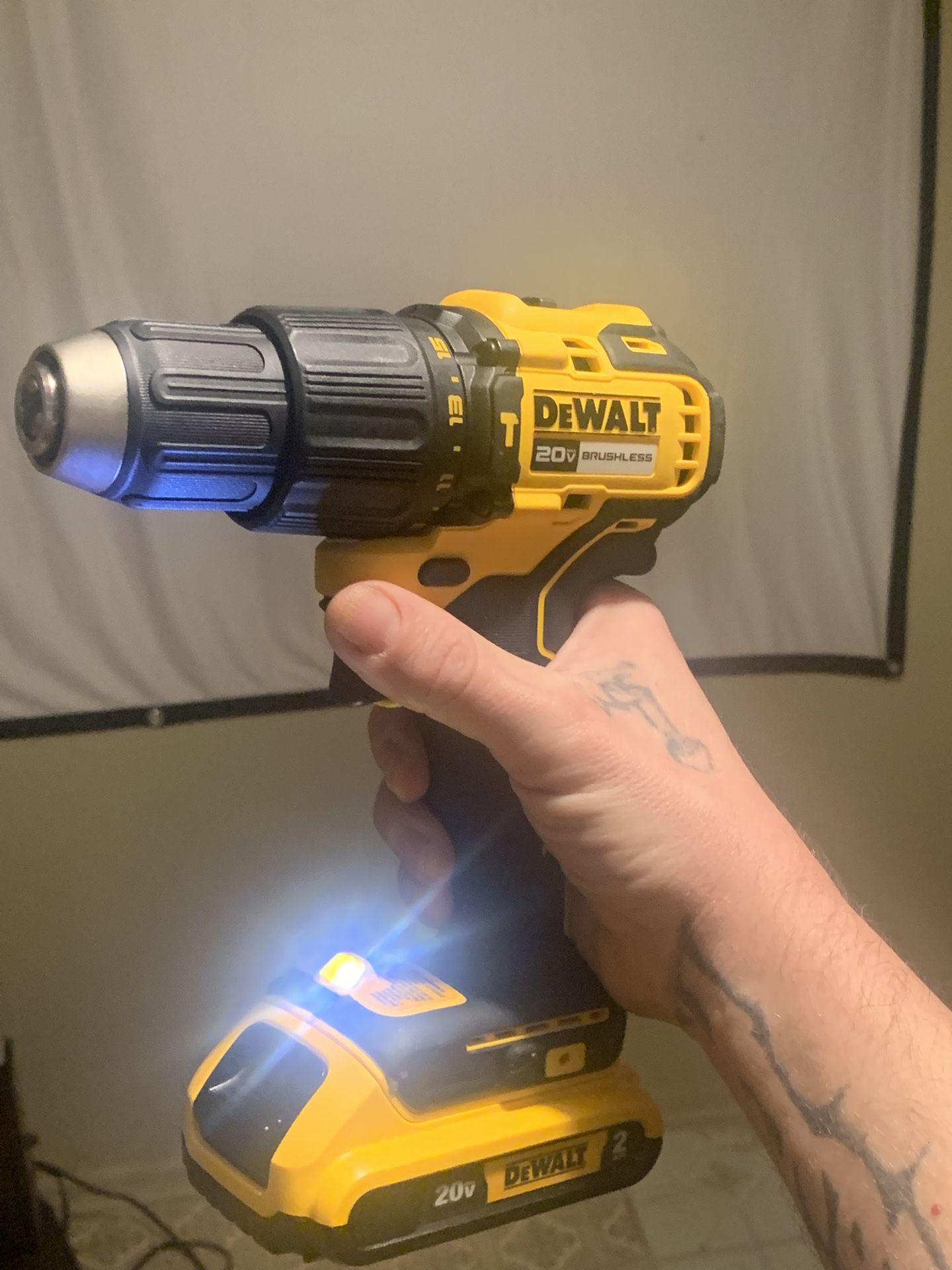 NEW 20v DEWALT XR 1/4” HAMMERDRILL/DRILL DRIVER