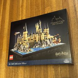 Lego Harry Potter Hogwarts Castle and Grounds (76419) Brand new