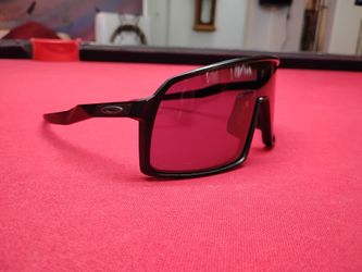 Oakley sutro