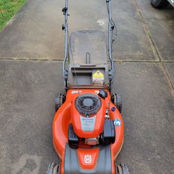 Husqvarna XT675AWD Self Propelled Mower With Bagger- Fully Serviced