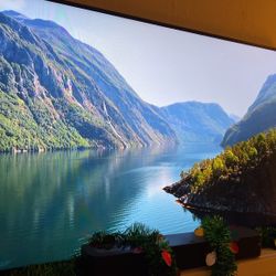 4k TLC Smart 44” Works Great 