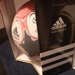 Adidas  Finals  Performance  Ball And Fifa 2010  Match Ball Replica 