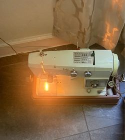 Montgomery Ward UHT J276C Sewing Machine W Case RARE VINTAGE