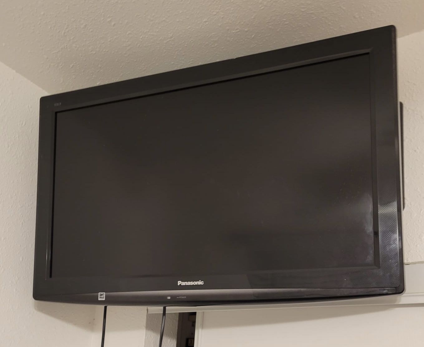 32” Panasonic TV With Wall Mount