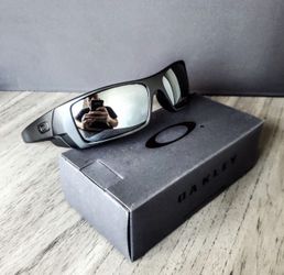 New Oakleys  Box, Pouch Cloth All Included