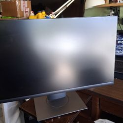Dell 24 In Montiors